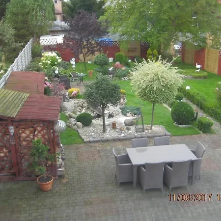 In Mit Grill, Terrasse Und Garten Kołobrzeg