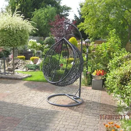 In Mit Grill, Terrasse Und Garten Holiday home *